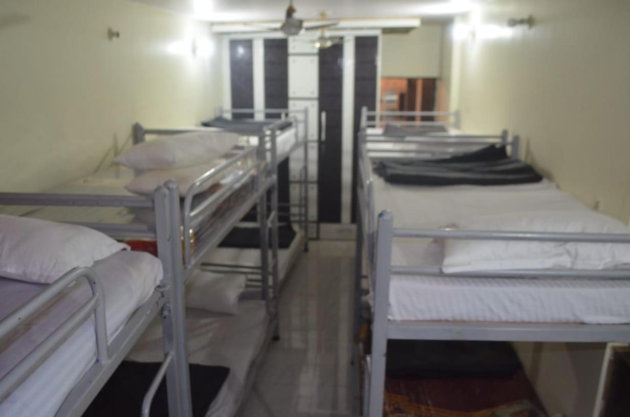 Awara Hostels & Dormitory 勒克瑙 外观 照片